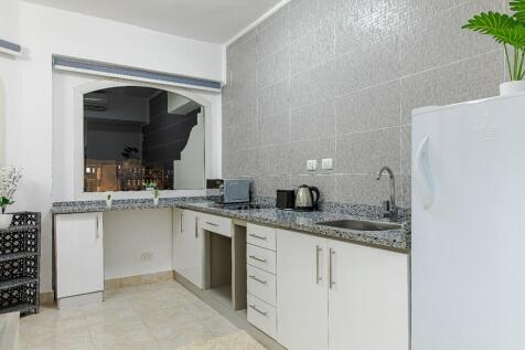 Kitchen view to pool