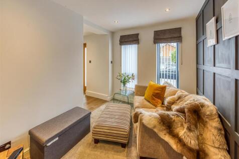 8 Banbery Drive-Sitting Room.jpg