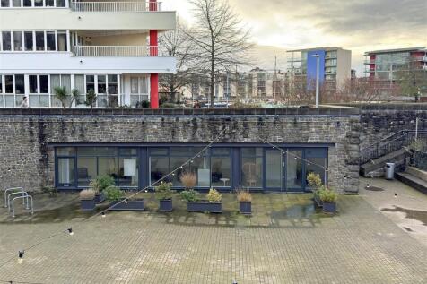 14 - Harbourside commercial unit.JPG