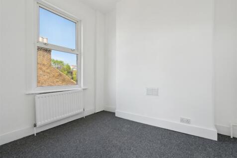 24a Glenburnie Road SW17 bedroom 2.jpg