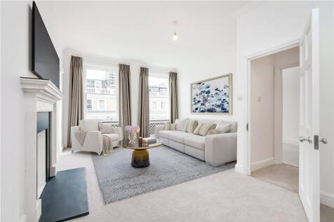 2-bed flat on Southwell Gardens, 
South Kensington, SW7, £4,000/mo