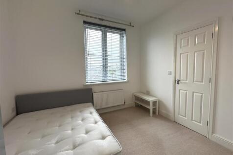 Neutral bedroom