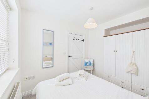 Bedroom:
