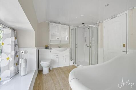 Ensuite shower room