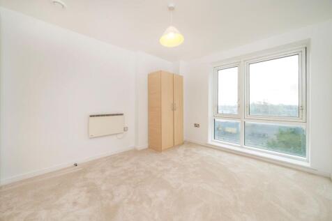 Broadway, West Ealing photo 4