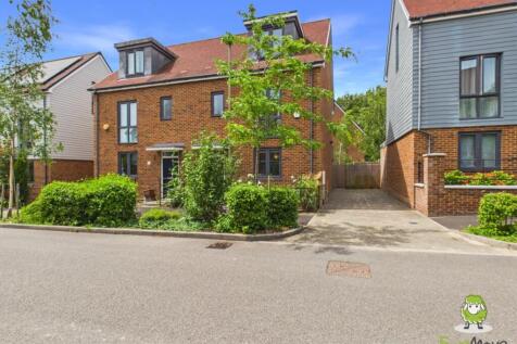 EweMove Estate Agents Basingstoke - 4 Furzelea Way