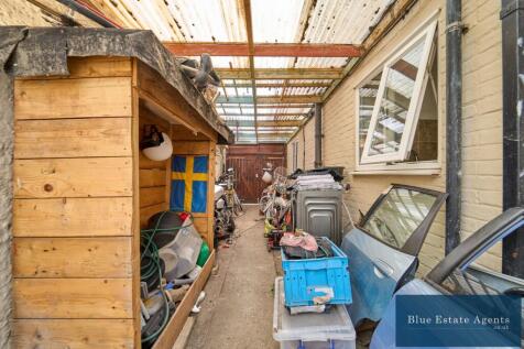 Side Entrance &amp; Space