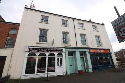 4-bed flat on Flat 2, 41 Clemens Street, Leamington Spa, Warwickshire, CV31, £2,160/mo