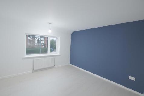 32 Bradwell Road Bedroom 1.jpg