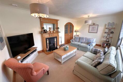 Generous Living Room 748