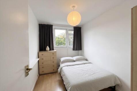 Rosenau Road, London photo 3