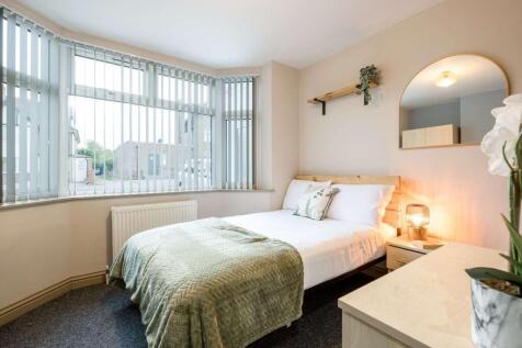 Room 1 (1).jpg