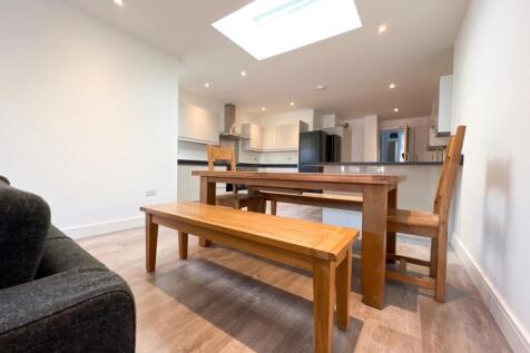 7-bed terraced on May Street, Cathays, £4,270/mo