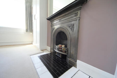 Ridge Avenue, Winchmore Hill N21 photo 3