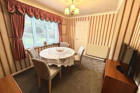 5C853CDC-FD19-4E2...