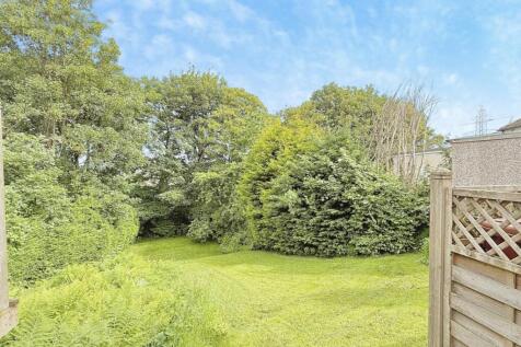 SIDE GARDEN