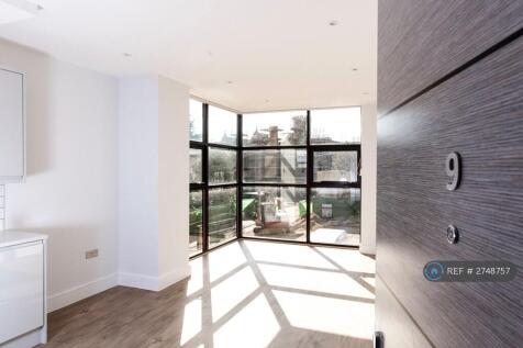 Living Room Overlooking Lascelles Park