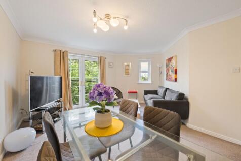 Lounge/ Dining Area