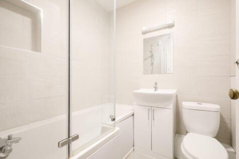 Barclay Mews, 96 Cottenham Park Road, SW20 photo 3