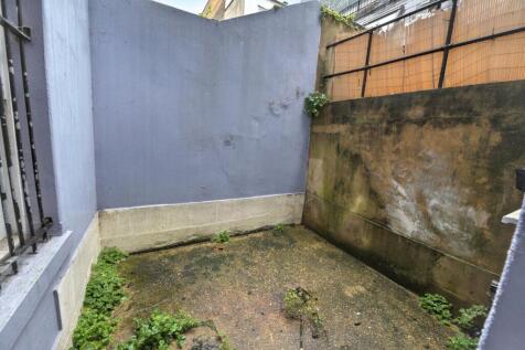 Flat A, 46 Chesterton Road, Notting Hill, London W10 6ER