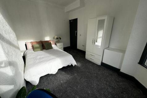 Monica Grove, Manchester, M19 2BN photo 3