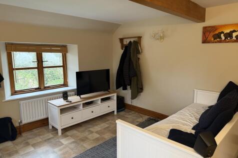 Hatchery Flat, New Chalford farm, London Road, OX7 photo 3