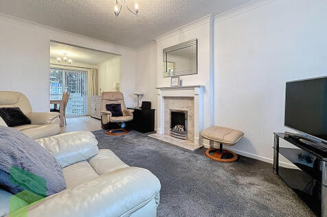 Lounge through to...