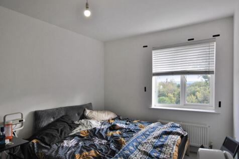 Black Eagle Drive, Northfleet, Gravesend, DA11 photo 4