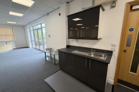 Office to rent Image 3