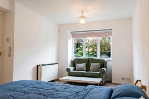 Bedroom/living room 