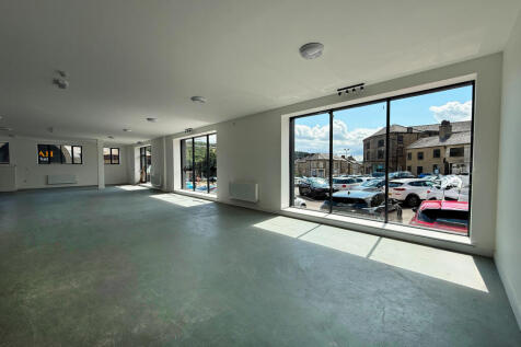 Retail Property (high street) to rent Image 7
