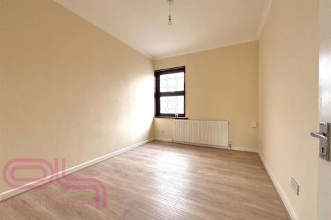 Hanworth Bedroom 1.jpg