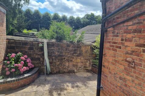 18 The Orchard rear.jpg