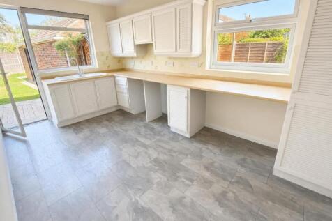 Hatch Road, Brentwood  photo 5