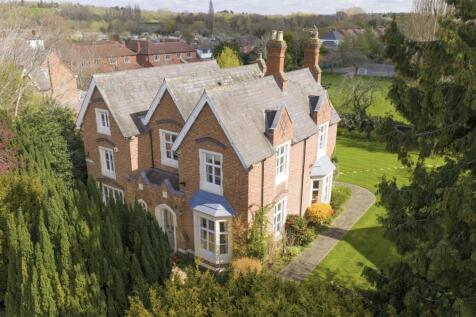 Low House Drone