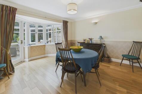 CAM04273G0-PR0195...