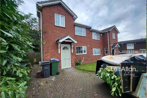 Charles Avenue Rowley Regis 2.jpg