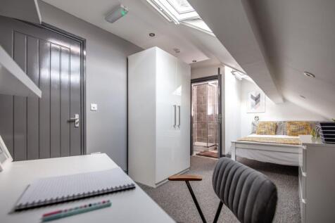 6 Double Bedrooms with En-suite