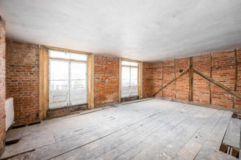 The Green Man, Market Square, Aylesbury HP20 1TW-6