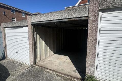 Garage 1.jpg