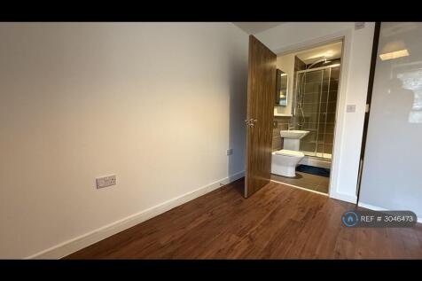 Bedroom / En Suit