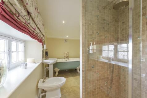 En suite Bathroom