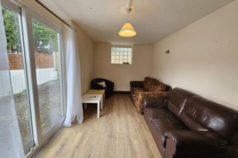 50 Grove Place, Leamington Spa photo 3