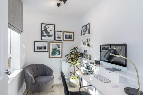 Balmoral 4 bedroom home, home office