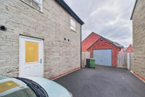 CAM02023G0-PR0190-STILL026