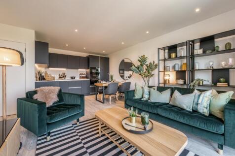 Lampton Parkside, Living