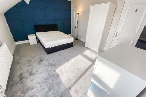 Room 6 Bedroom