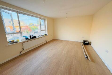 North Lane, Aldershot photo 3