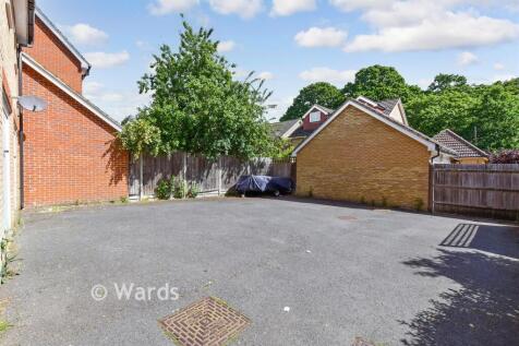 Driveway/Parking