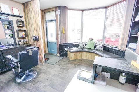 Front Salon &amp; Waiting Area